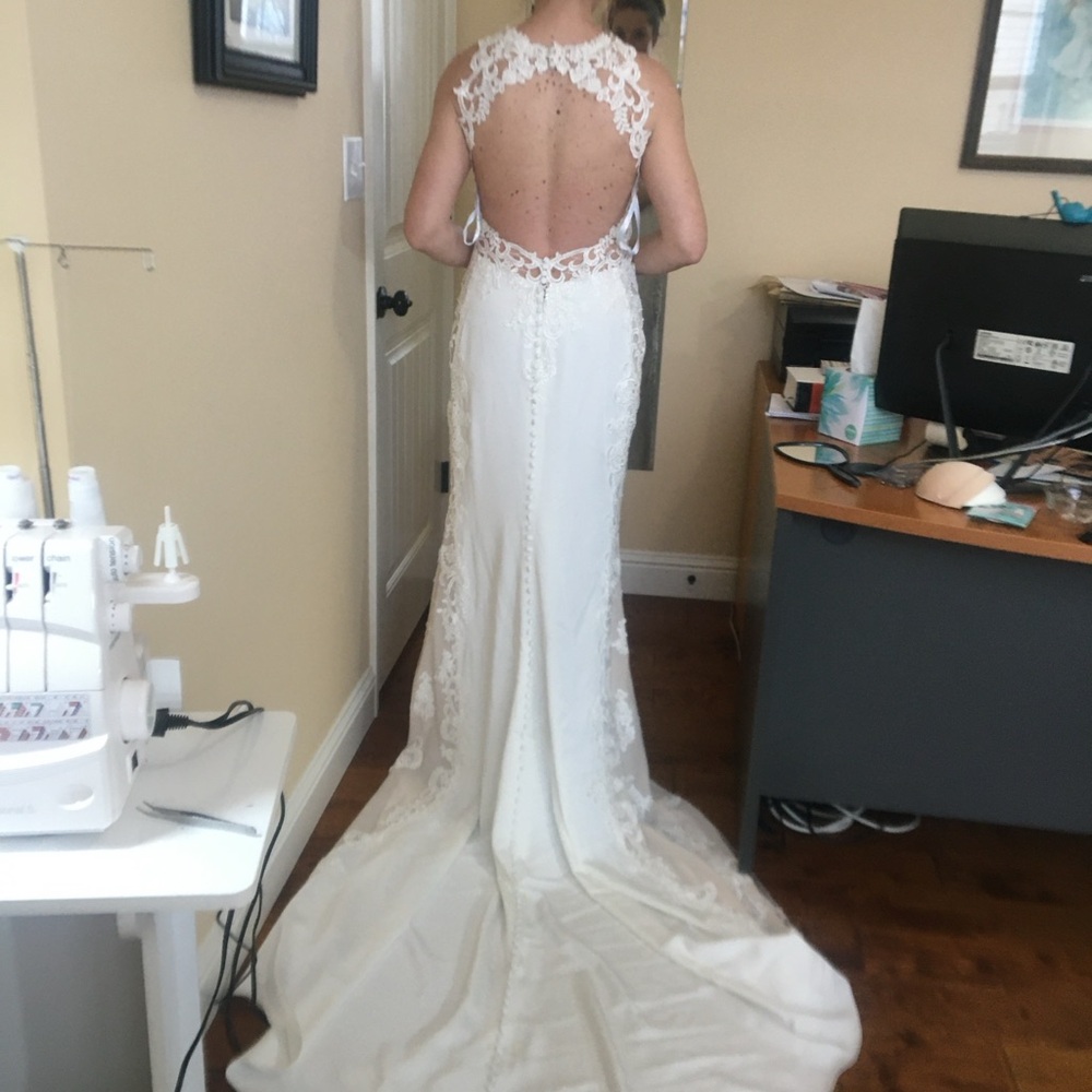 Mon Cheri Elegant White Lace Backless Wedding Dress Gown